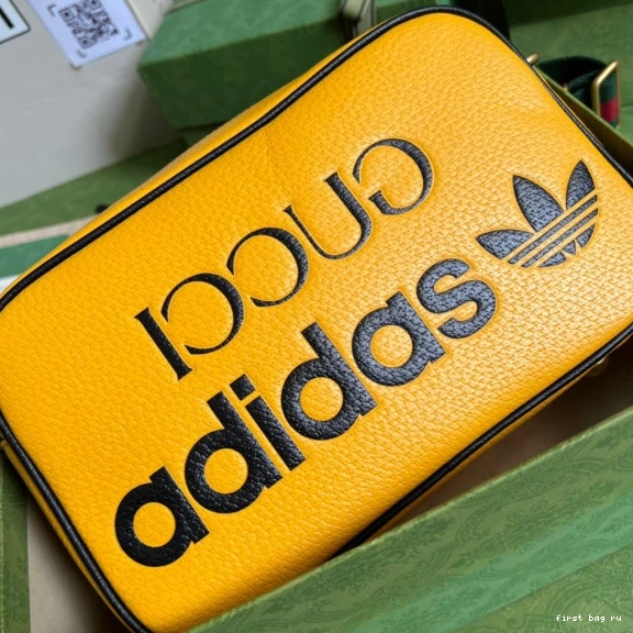 First bag ru Gucci bag small x Adidas shoulder 0716